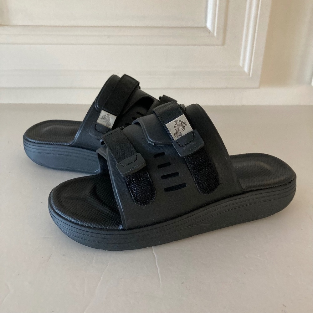 NWOT Suicoke Free People Urich Black Foam Hook & Loop Sandal Slides Sz 6